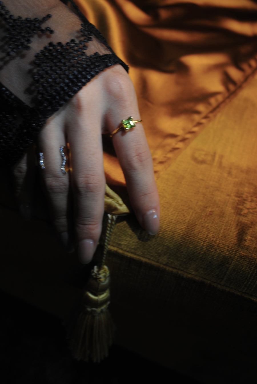 (ペリドット/gold) square edge prong ring