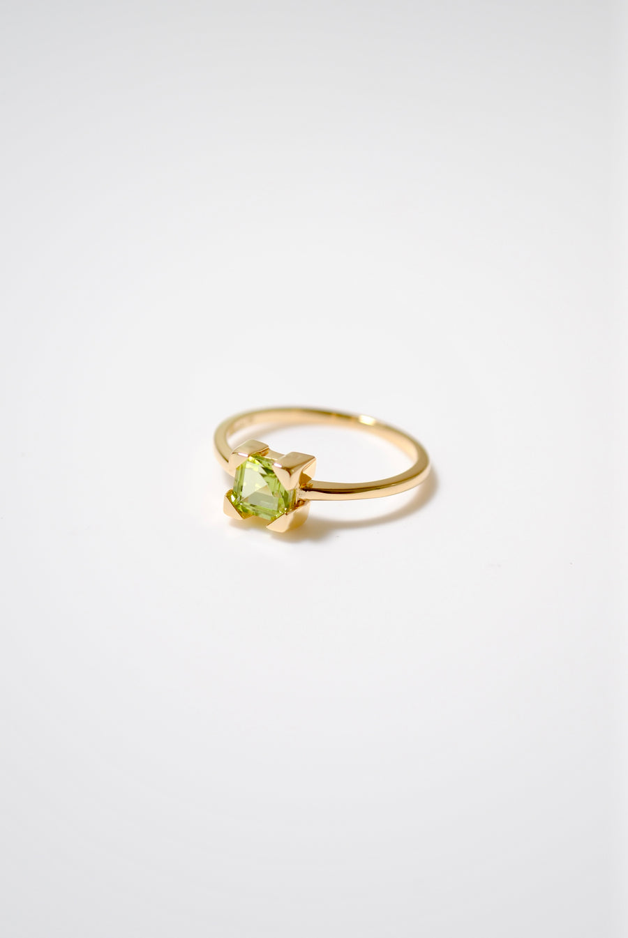 (ペリドット/gold) square edge prong ring